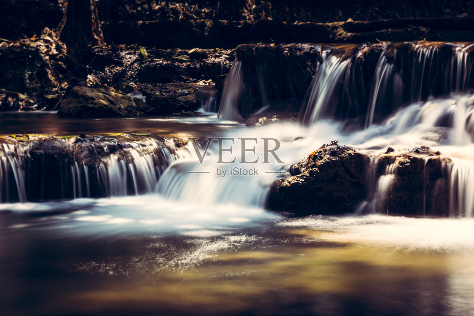 淮湄卡明瀑布照片摄影图片