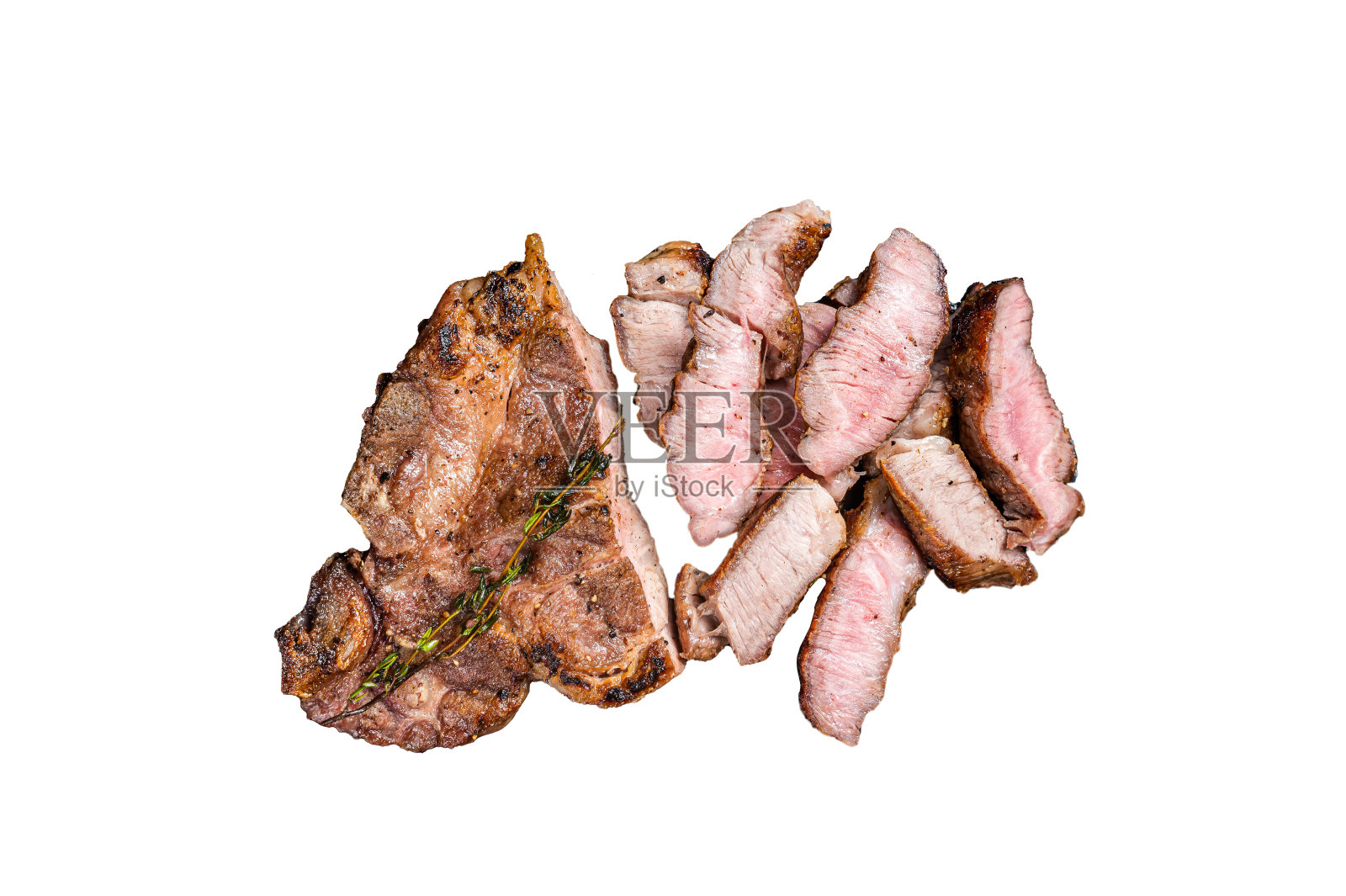 大理石板烤猪腰排。孤立在白色背景上。照片摄影图片