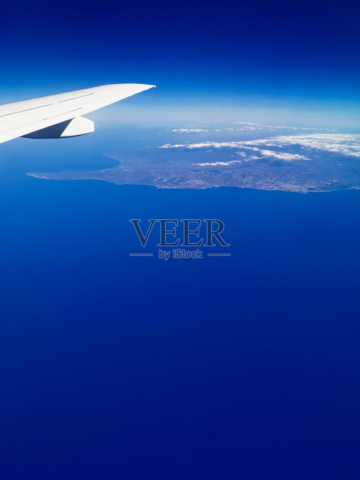 从舷窗鸟瞰照片摄影图片