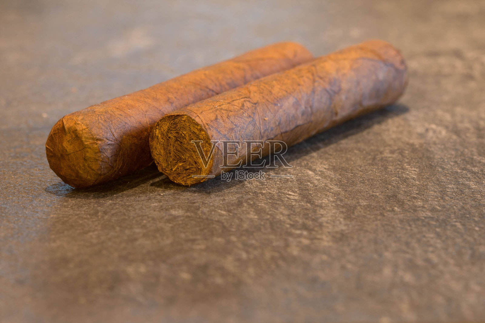 抽雪茄的时间照片摄影图片