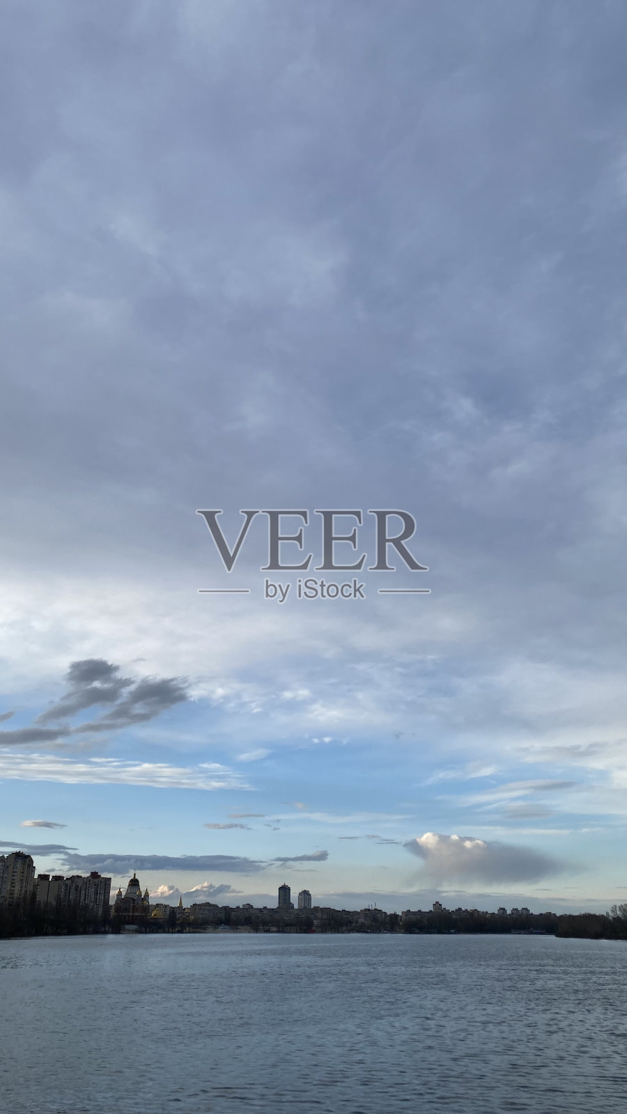 蓝色的天空照片摄影图片