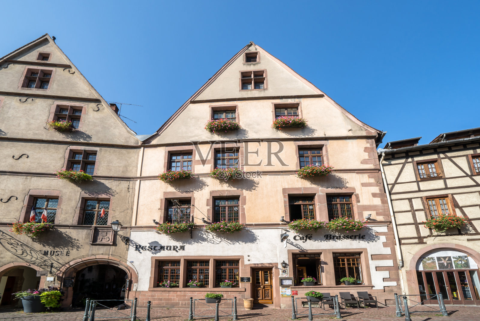 法国阿尔萨斯Kaysersberg的半木结构房屋照片摄影图片