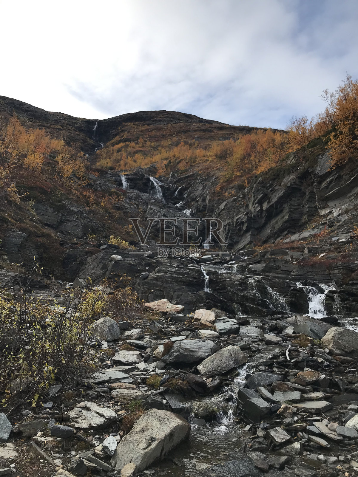 秋天瑞典北部北极地区的瀑布照片摄影图片