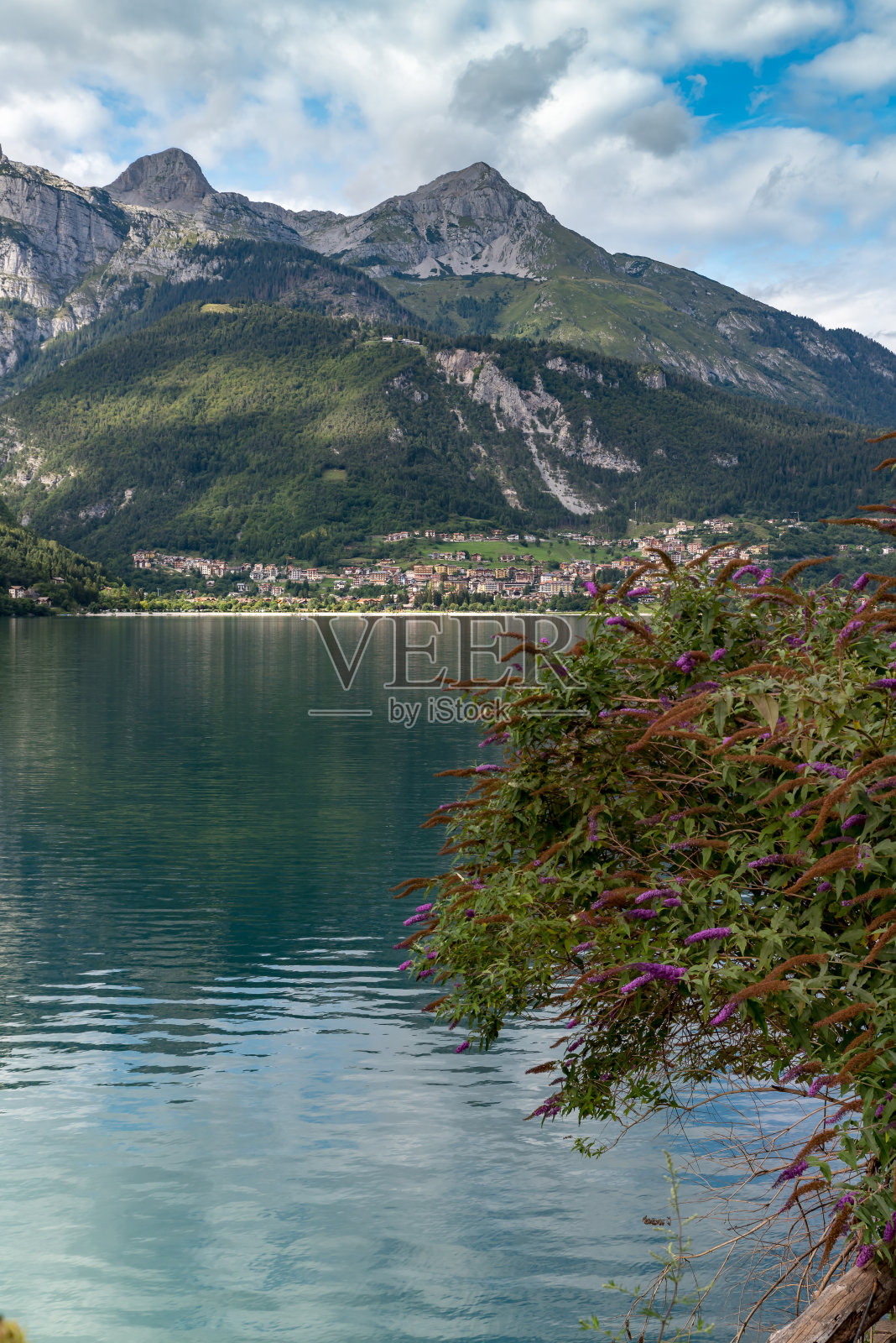莫特维诺湖，特伦蒂诺湖，意大利照片摄影图片