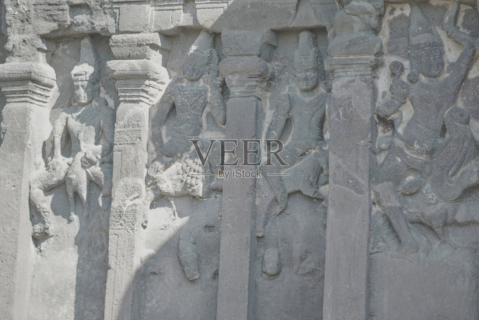 艾洛拉洞穴内部石雕照片摄影图片