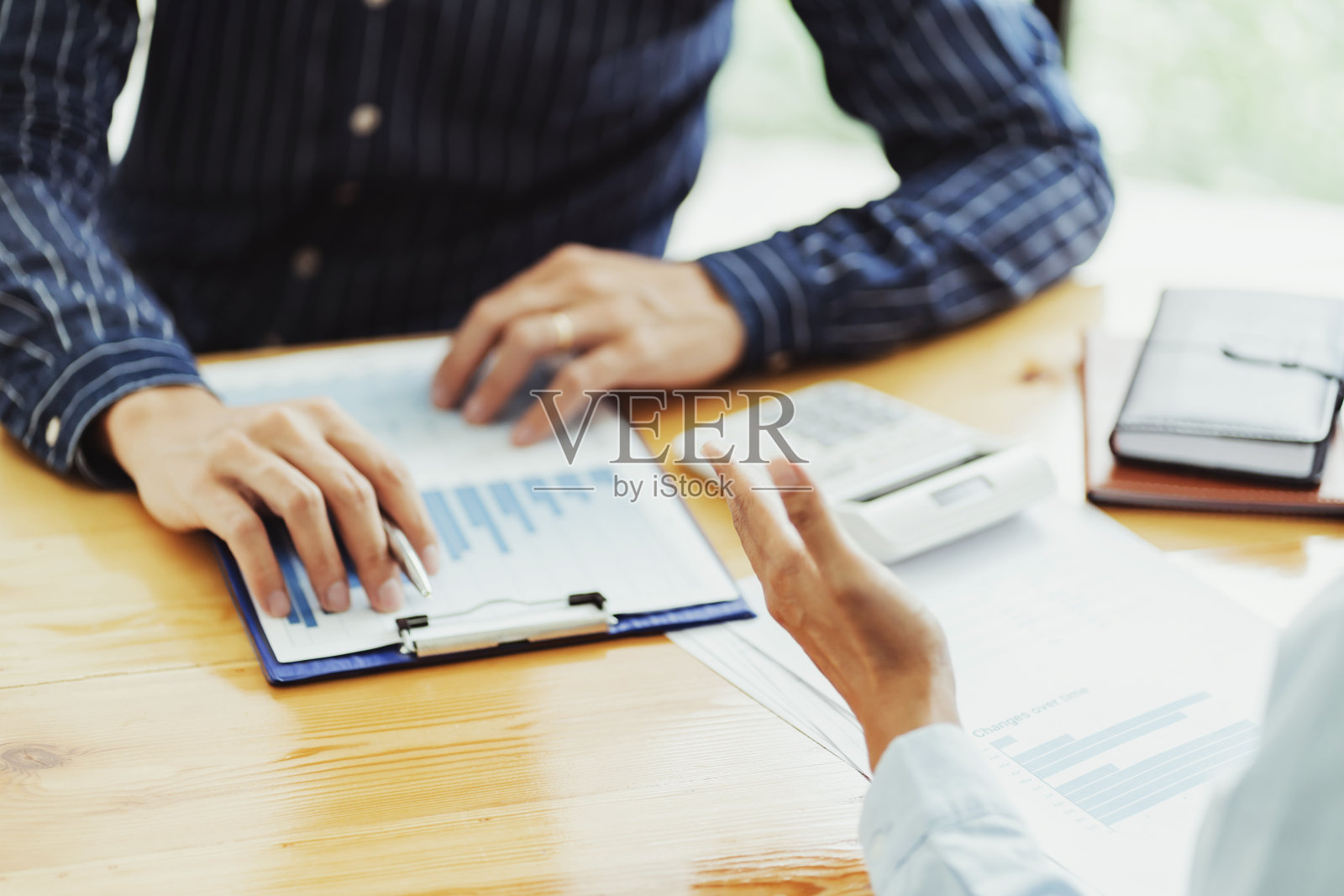 商业人士一起工作 富有创意的业务成功的团队。照片摄影图片