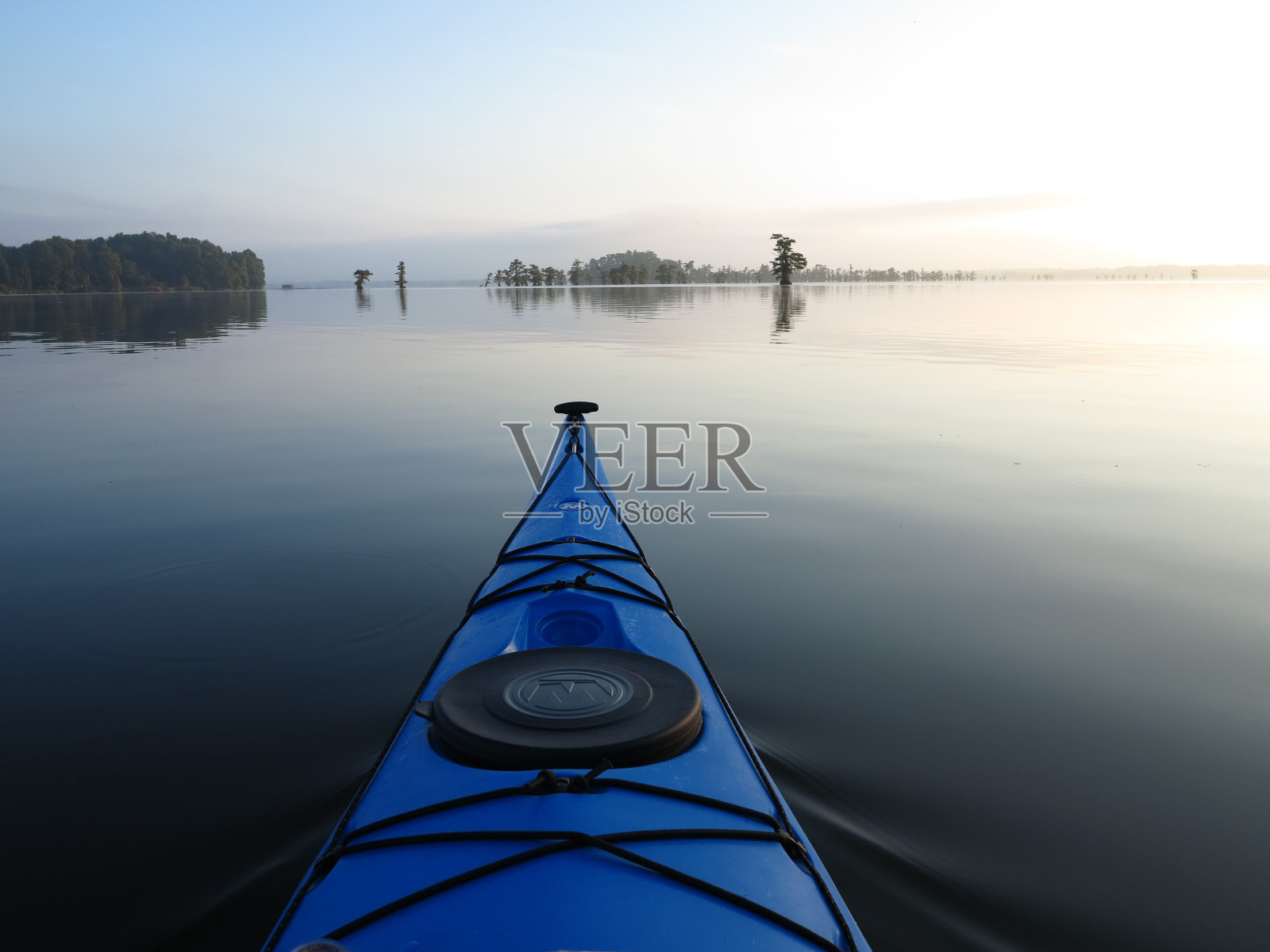清晨皮划艇照片摄影图片