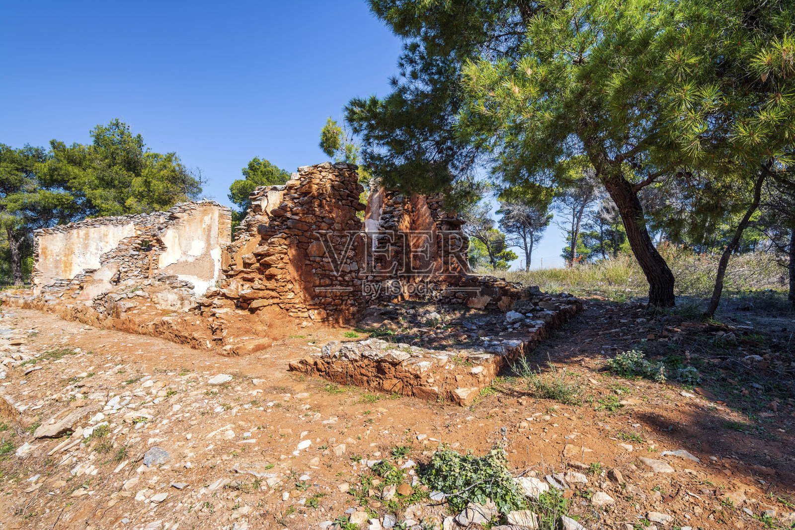 Lavrion地区被遗弃的矿工房屋废墟照片摄影图片