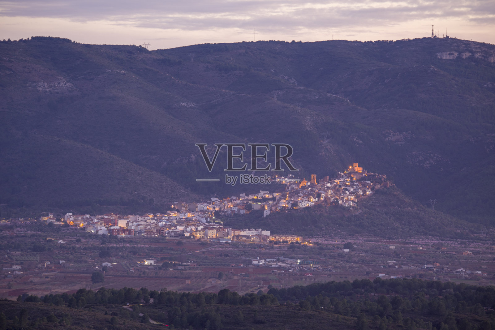 Vall d´Alba夜晚的Vallafames西班牙卡斯泰隆照片摄影图片