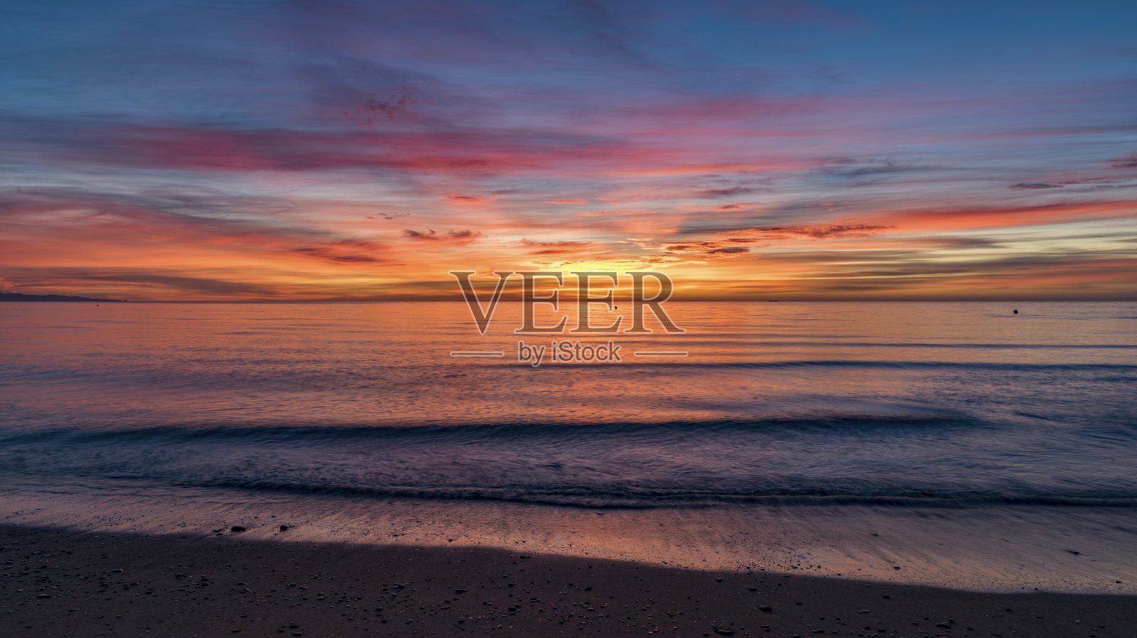 太阳升起照片摄影图片