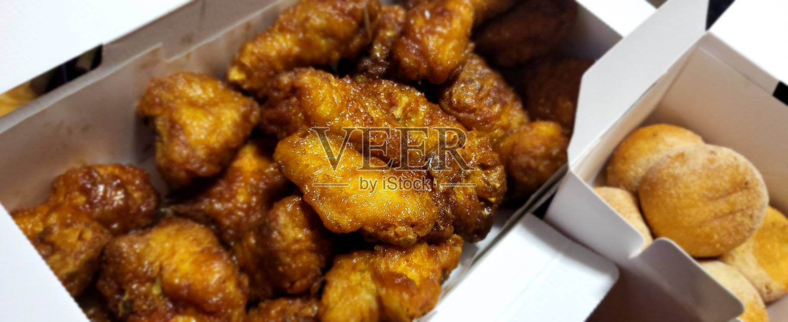 韩式炸鸡和芝士球照片摄影图片