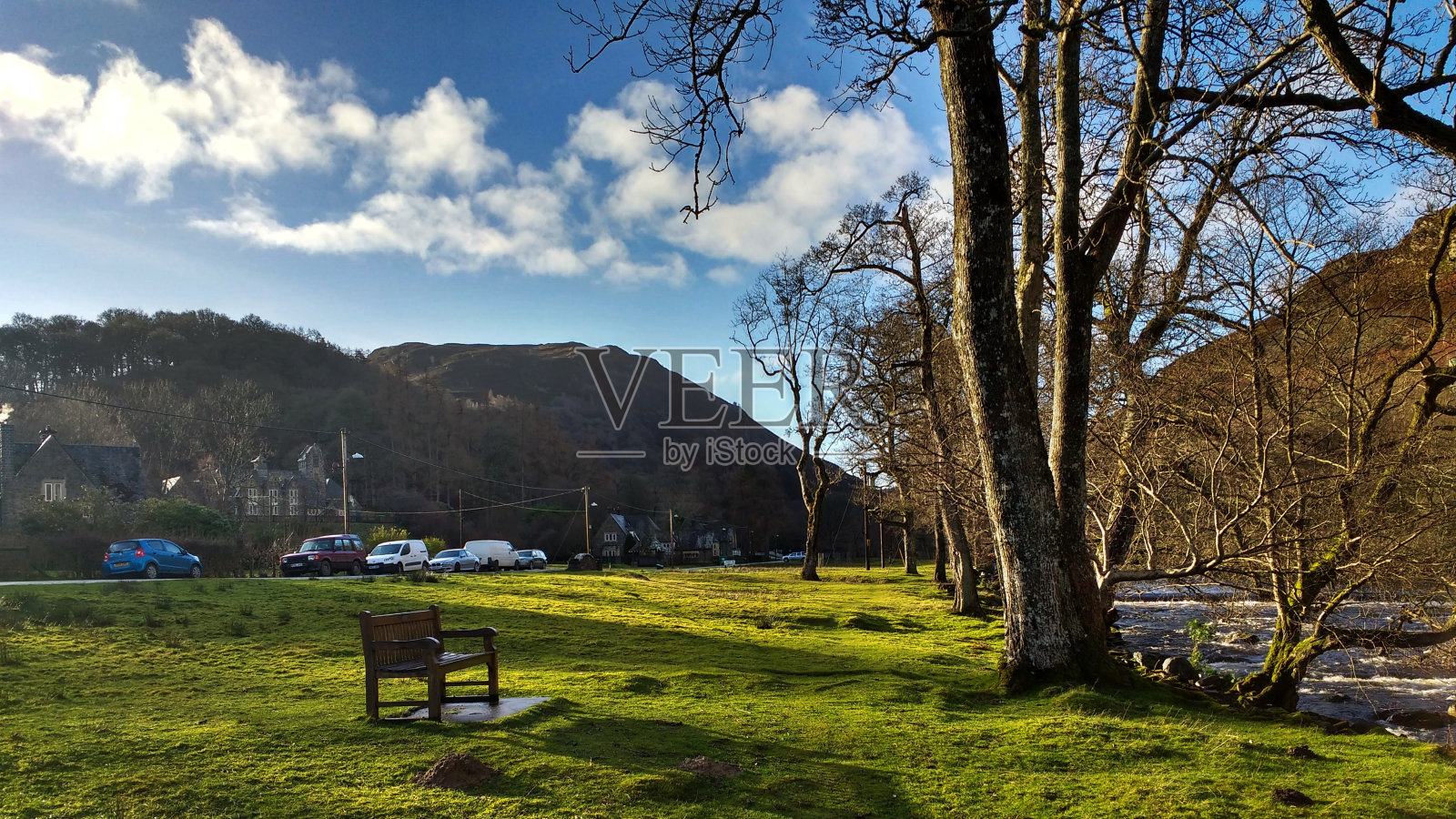 在河边照片摄影图片