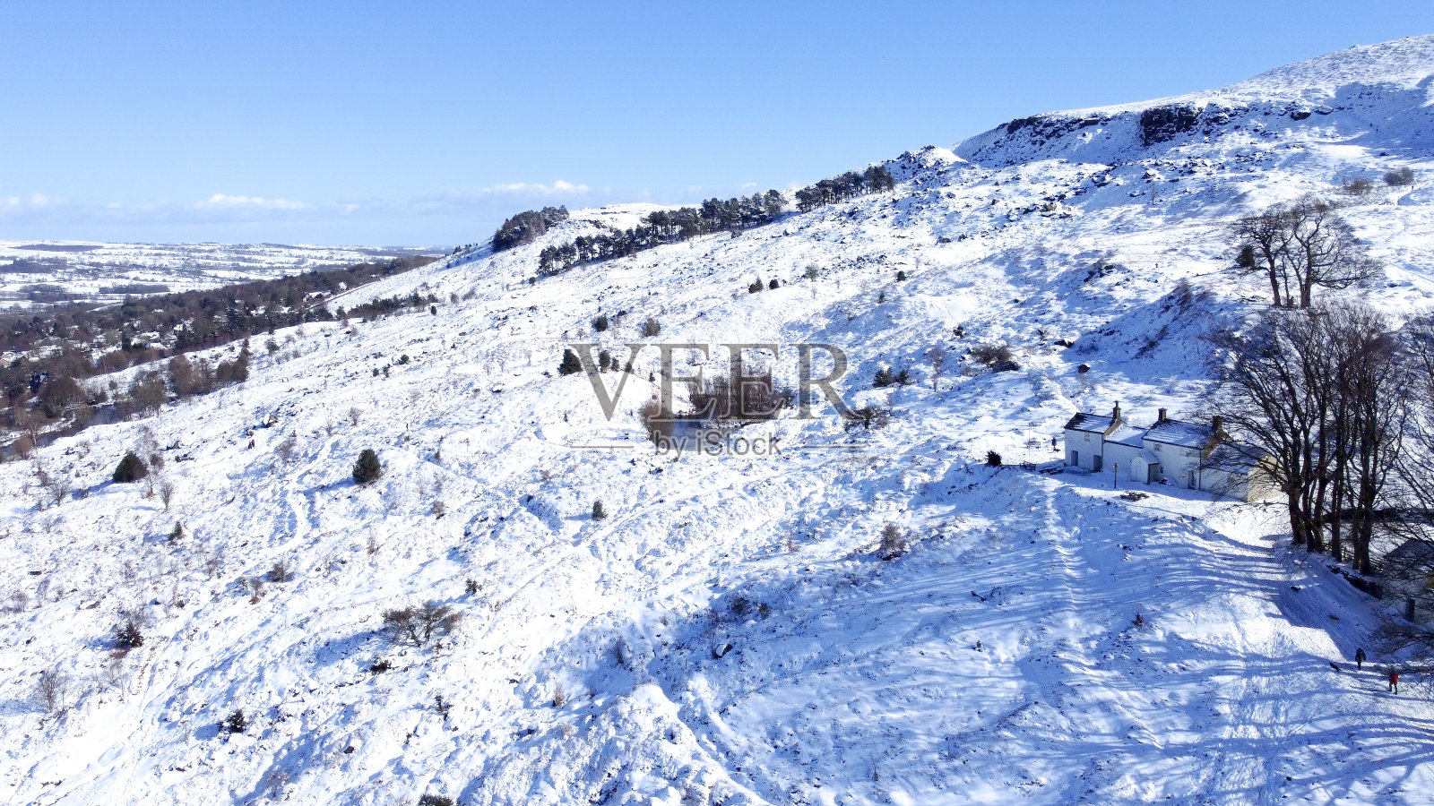 约克郡伊克利荒原上的雪照片摄影图片