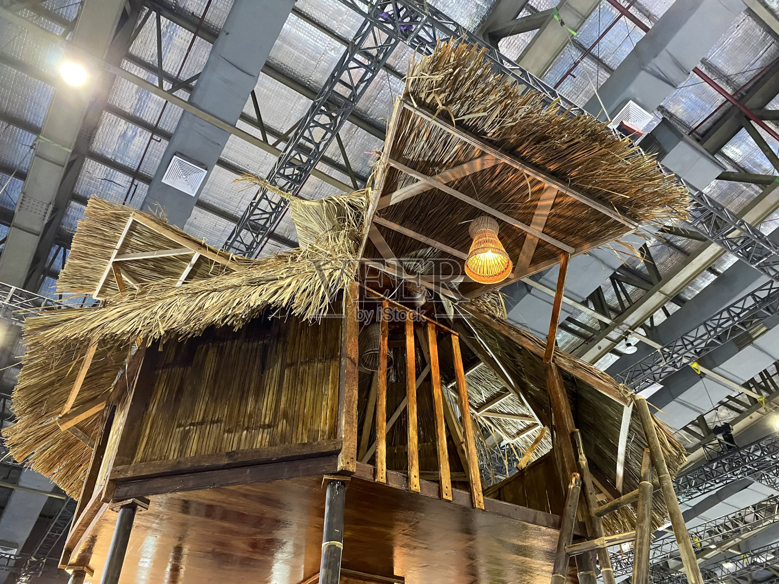 小屋或中途之家照片摄影图片