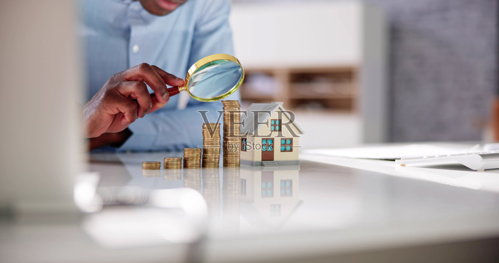 为房子存钱照片摄影图片