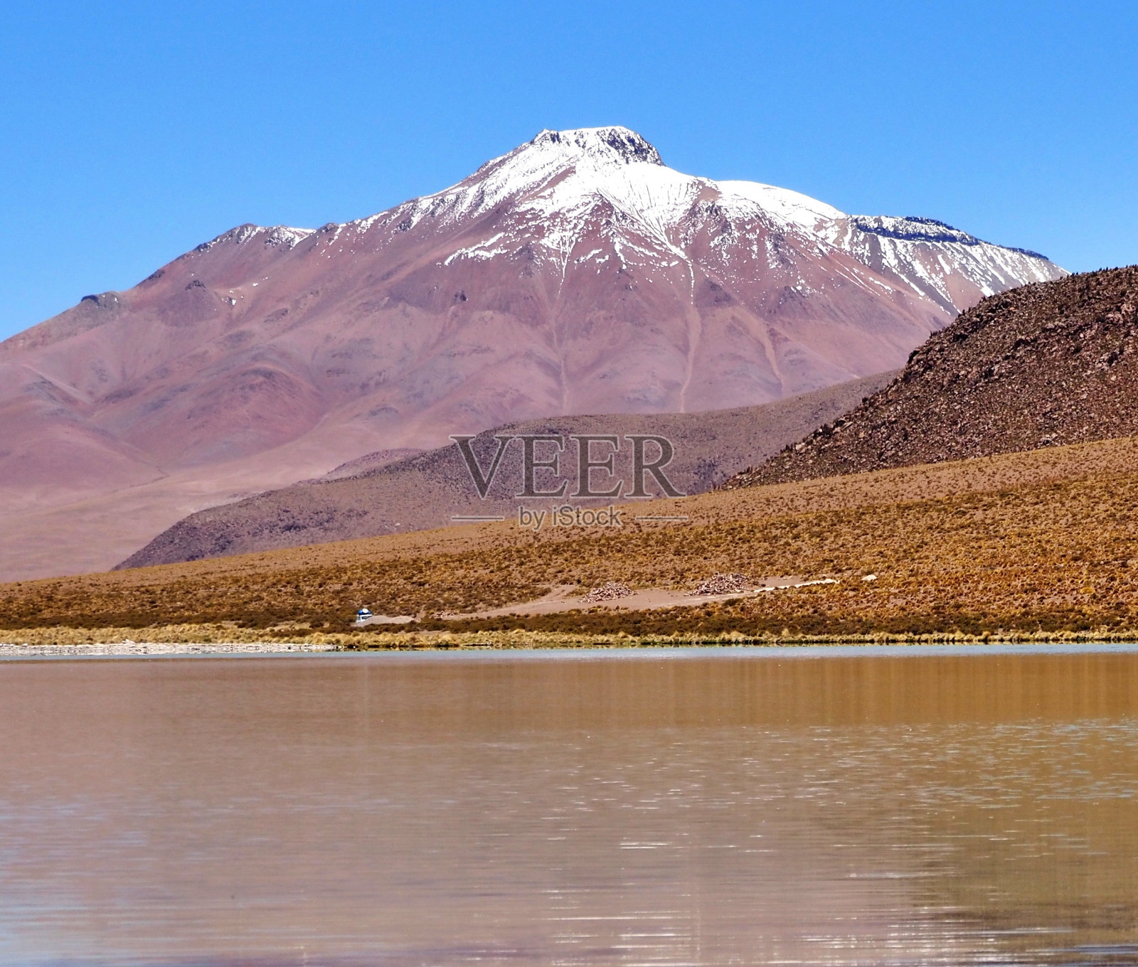 在高原的山峰照片摄影图片