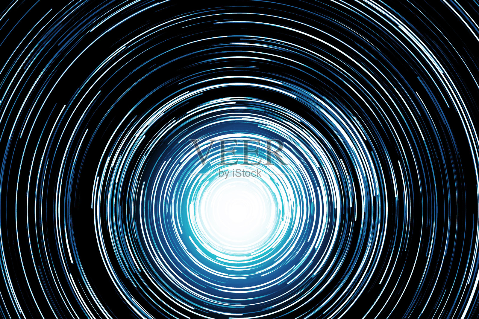 抽象的太阳，霓虹灯圈线与空复制空间内隔离在黑色背景。冷led灯长曝光旋转拍照。蓝色光源。照片摄影图片