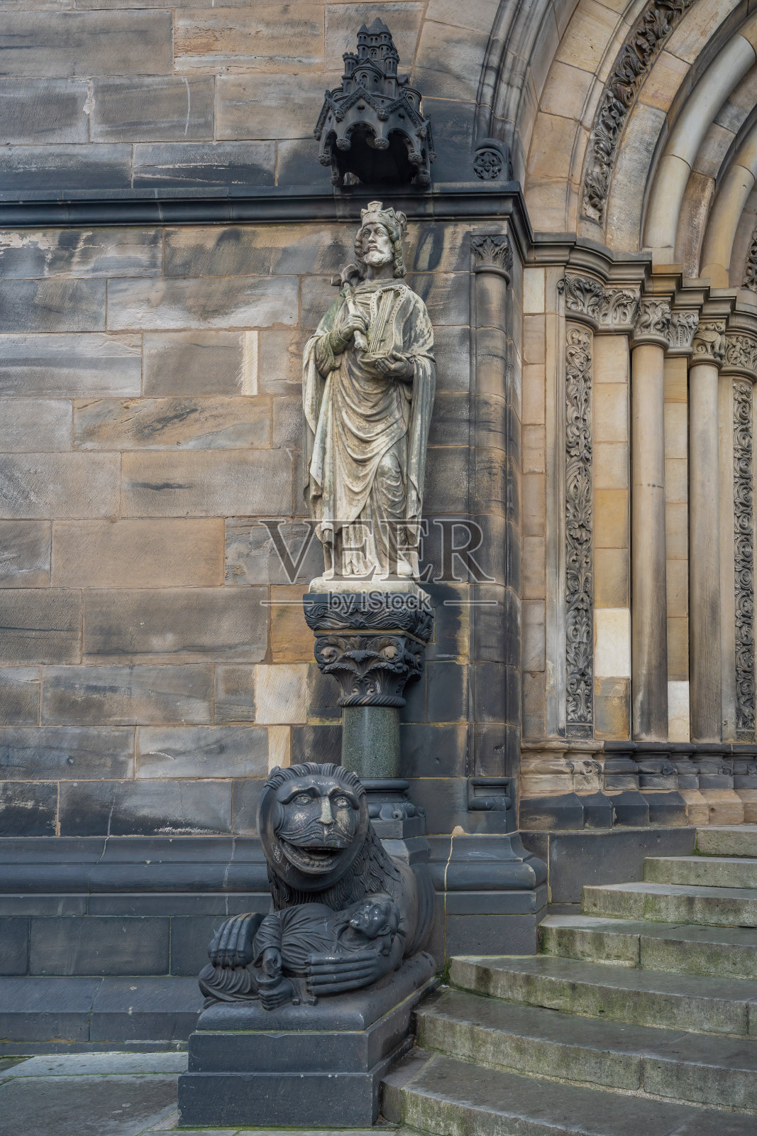 德国不莱梅大教堂前的大卫王雕塑照片摄影图片