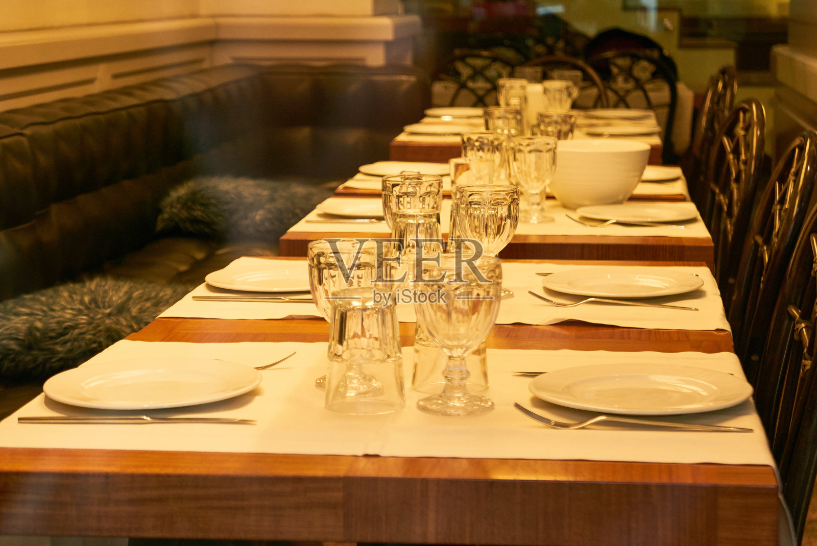 餐桌上没有人照片摄影图片