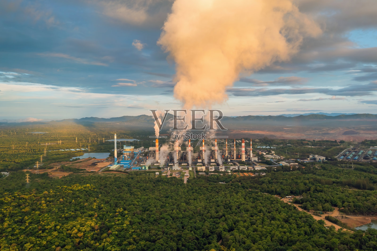 泰国南蓬燃煤电厂。照片摄影图片