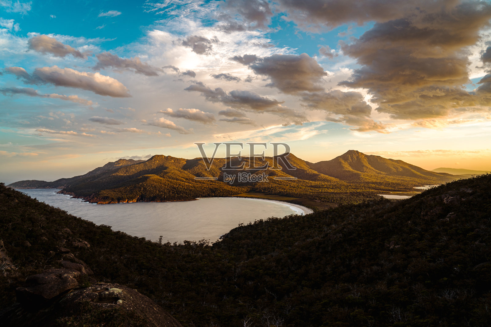 酒杯湾的晚霞照片摄影图片
