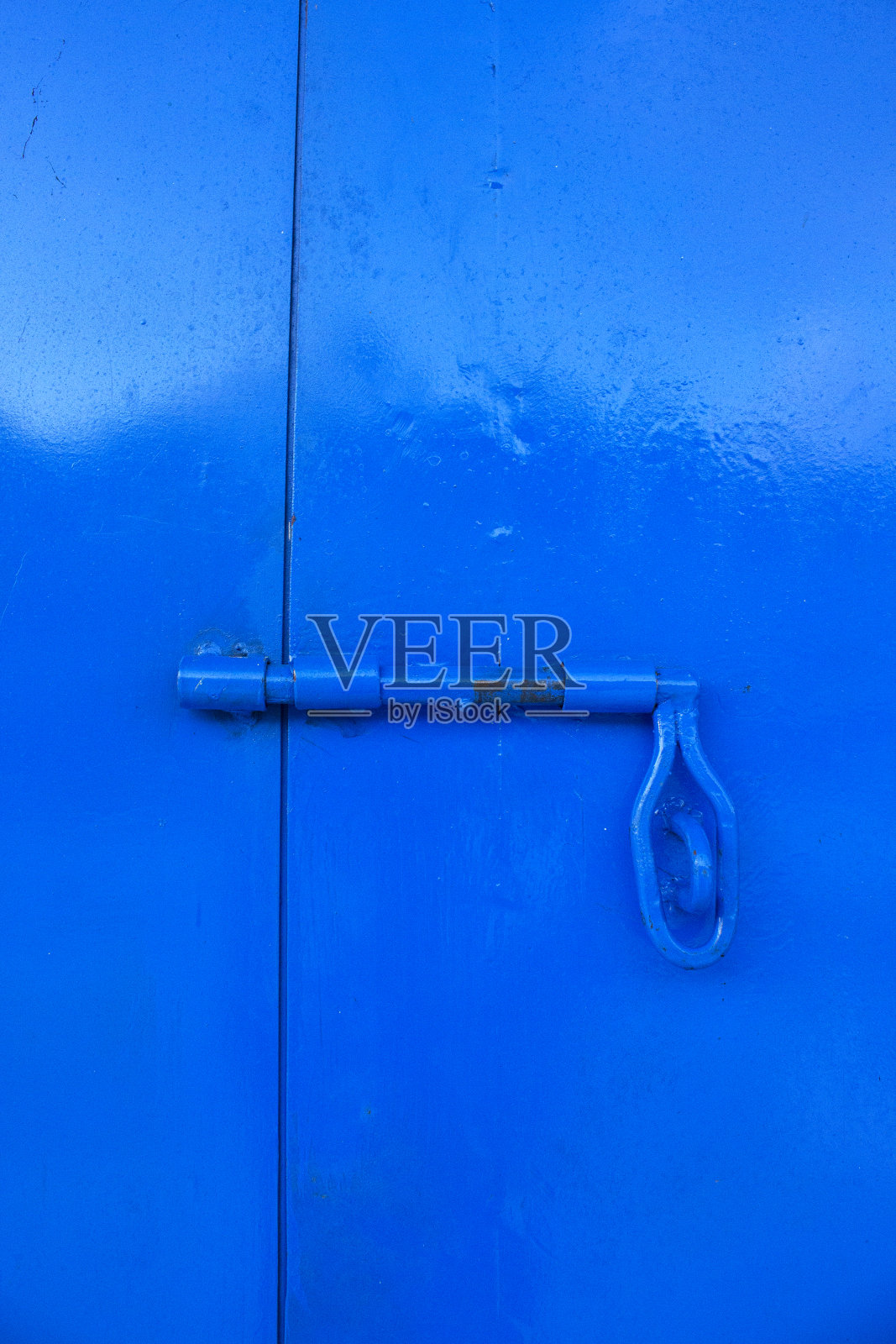 蓝色门锁，金属锁照片摄影图片