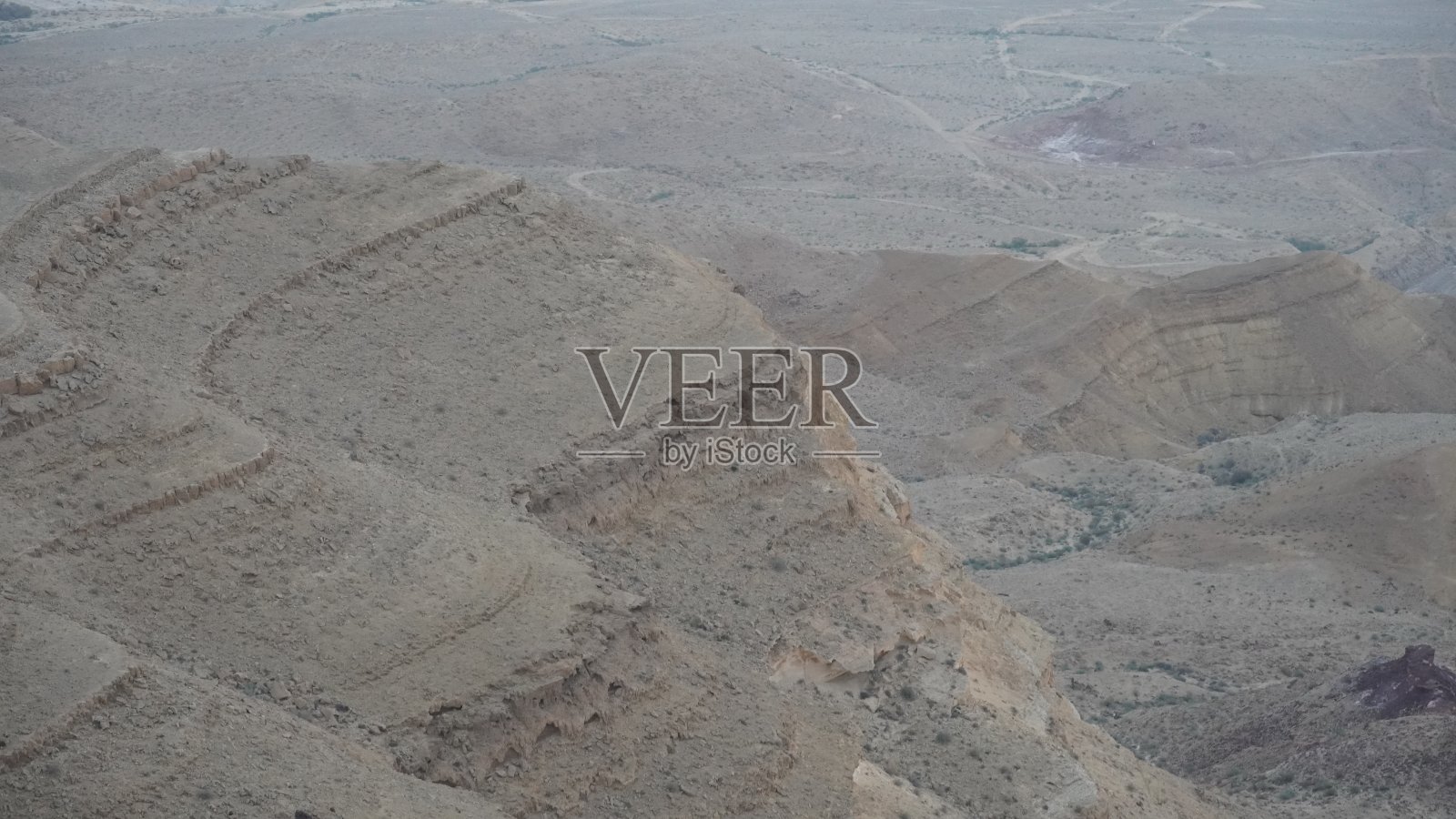 内盖夫沙漠大火山口日出景色照片摄影图片