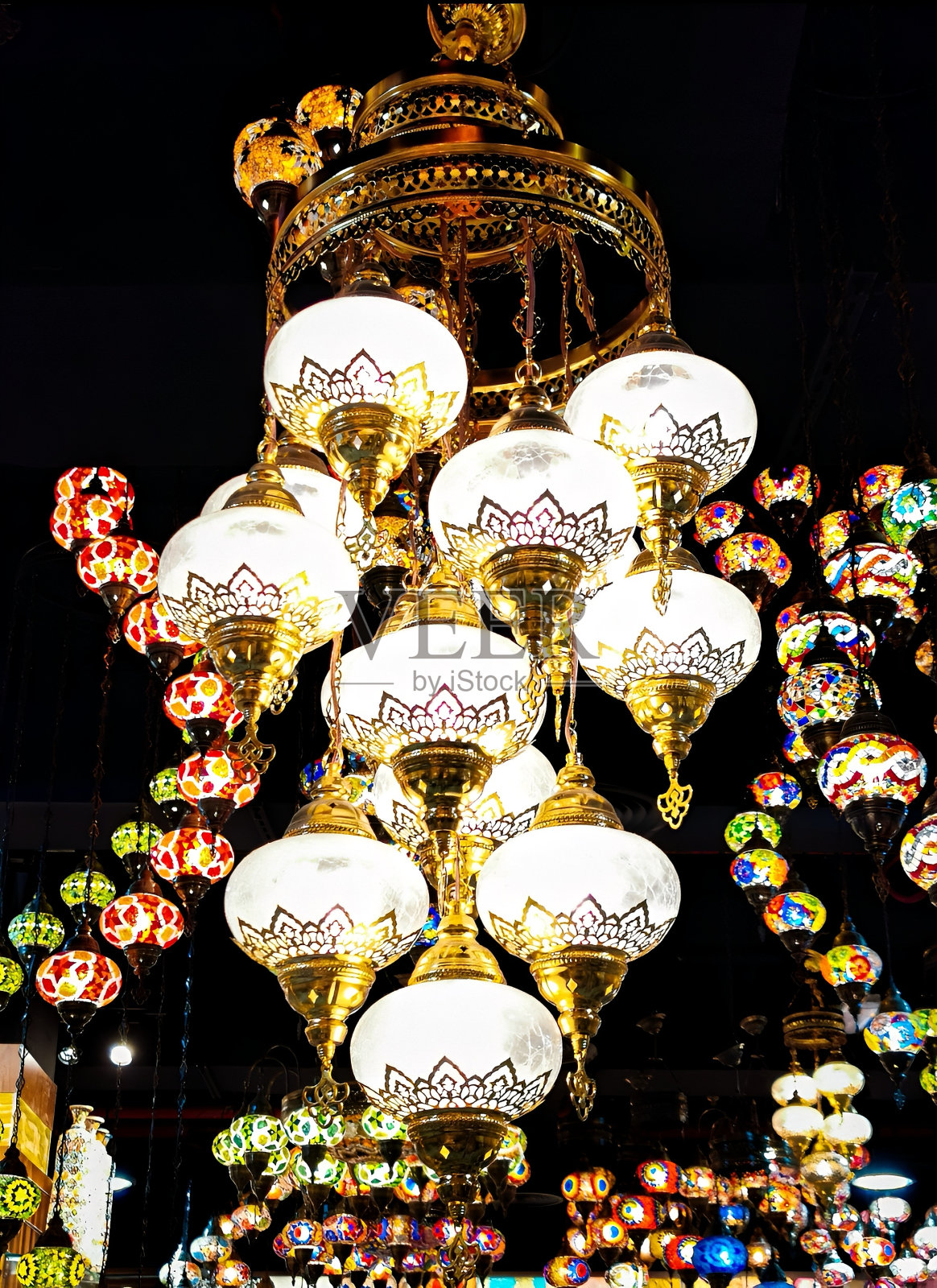 美丽的吊灯照片摄影图片