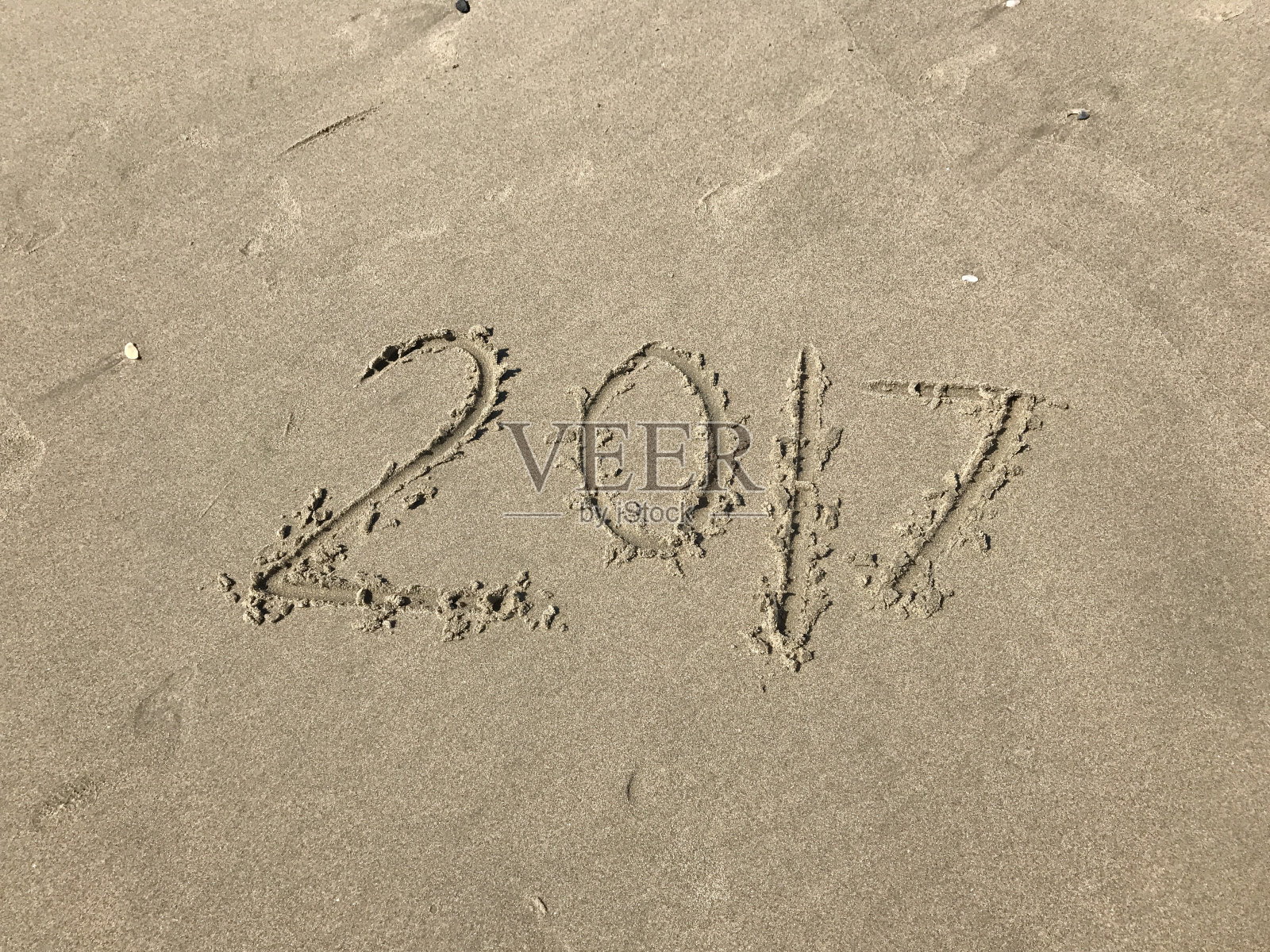 2017年在沙滩上照片摄影图片