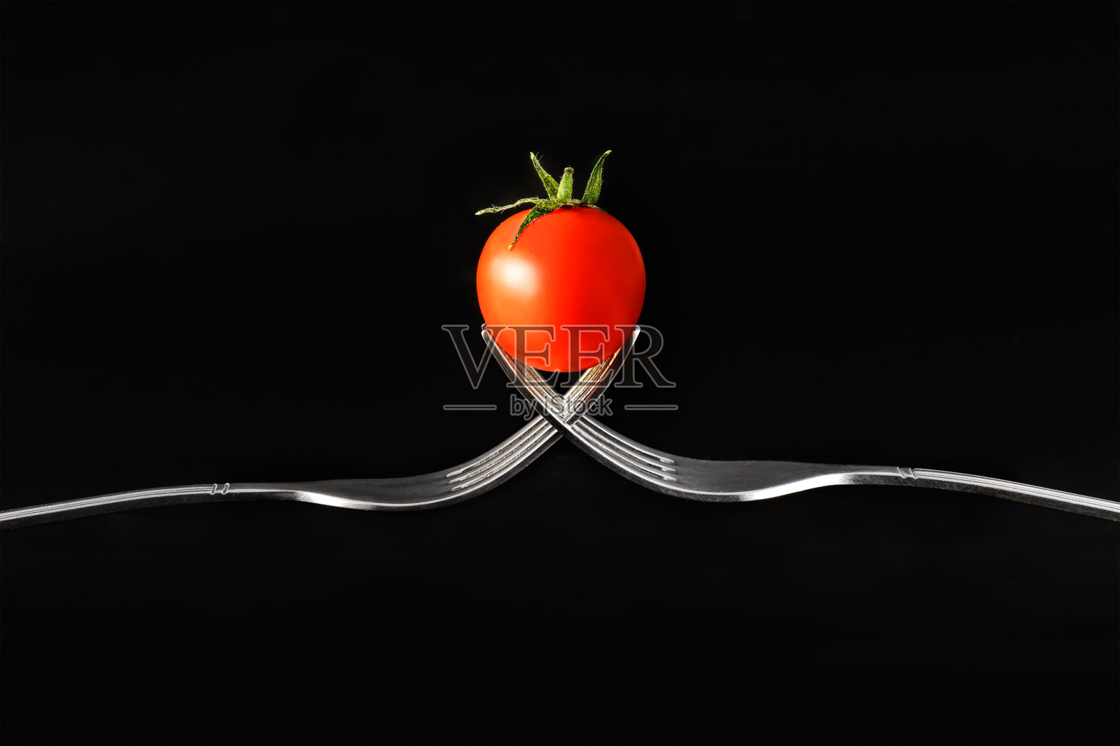 静物照片与生意大利面在黑色背景照片摄影图片