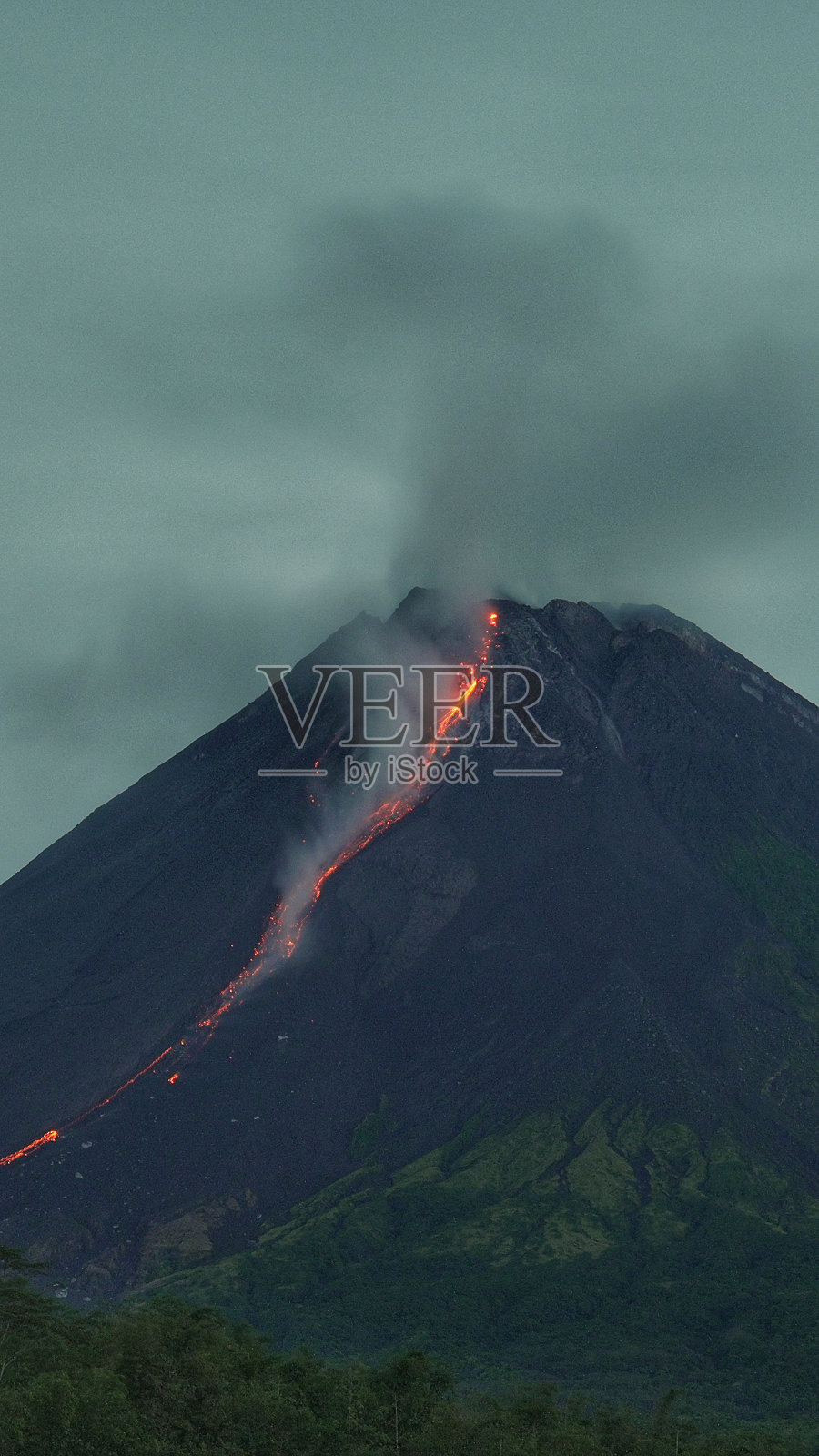 默拉皮火山爆发照片摄影图片