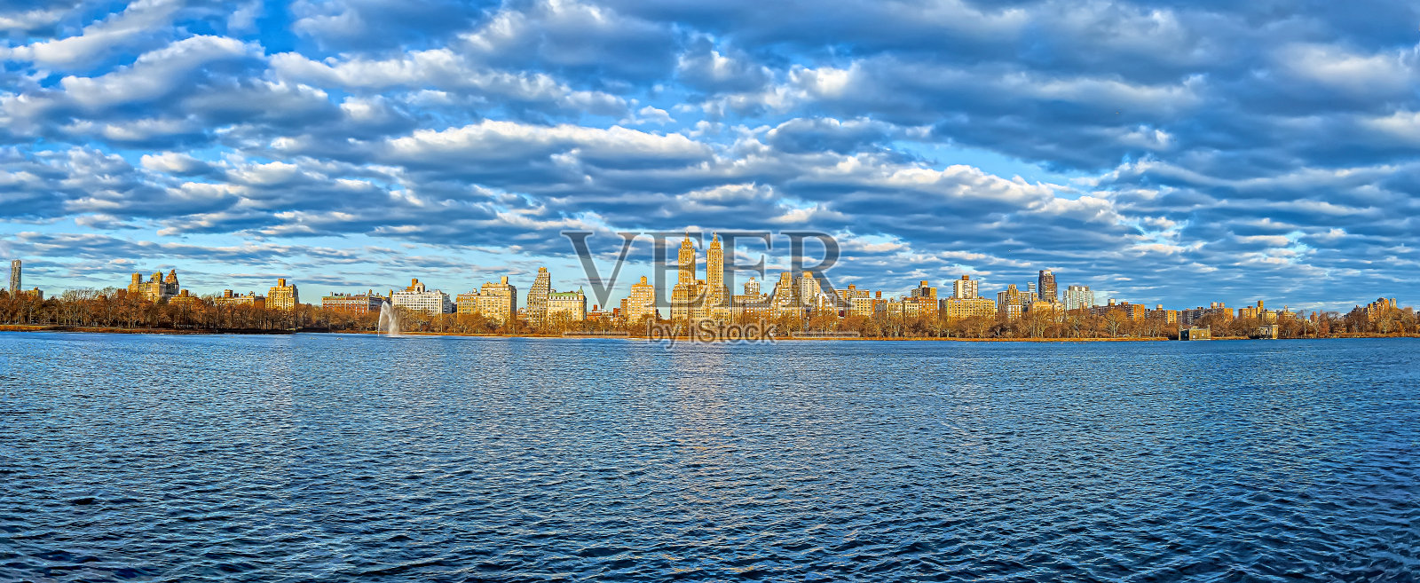 中央公园水塘照片摄影图片