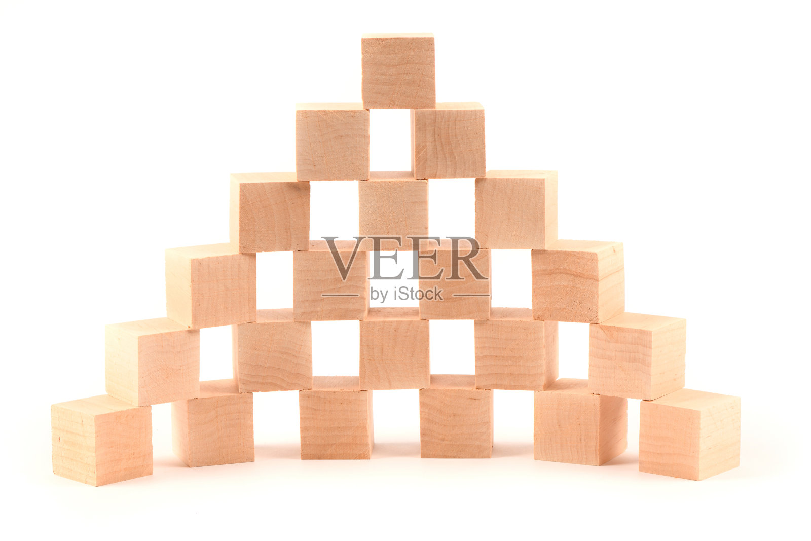 木雕几何立方体。照片摄影图片