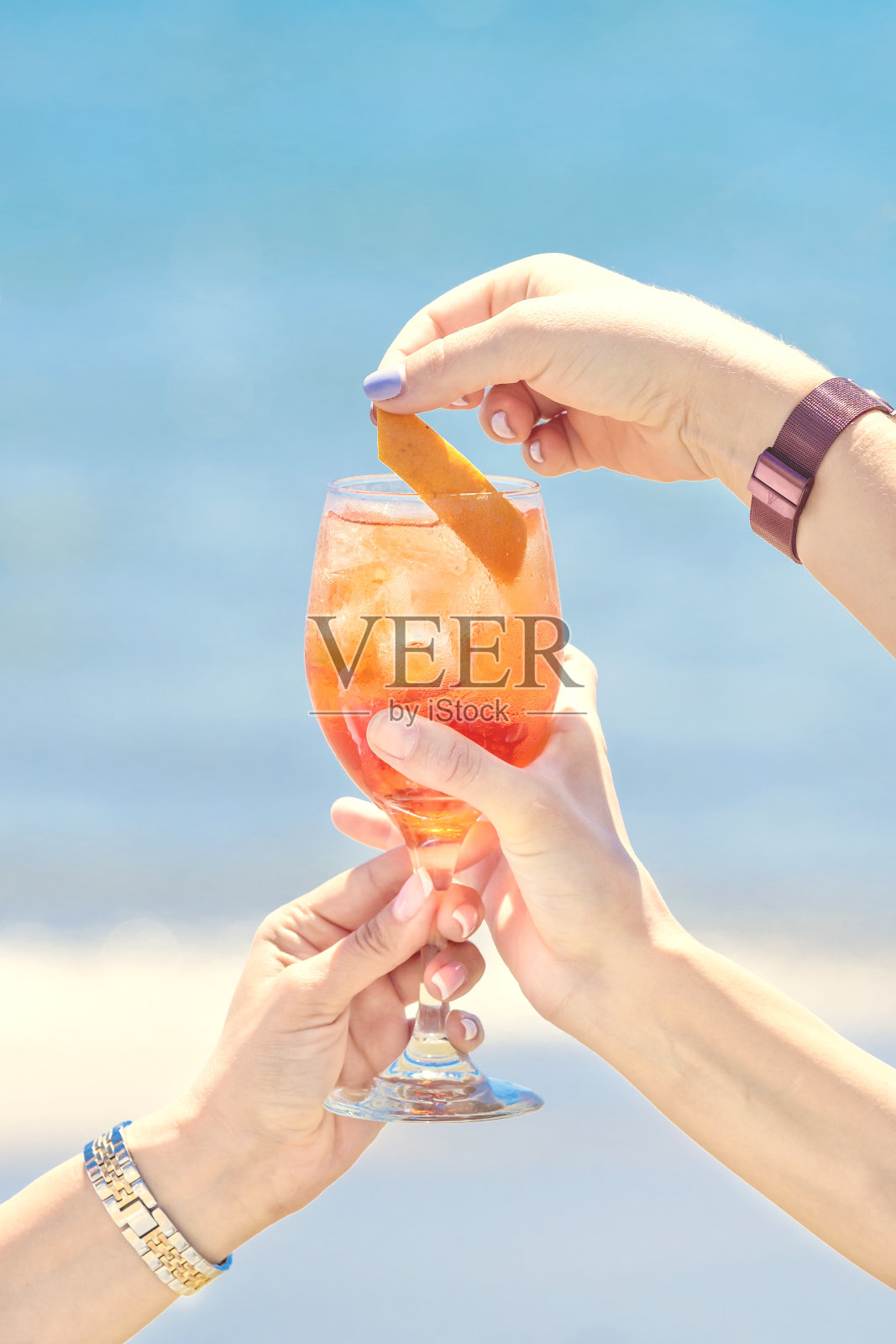 准备鸡尾酒照片摄影图片