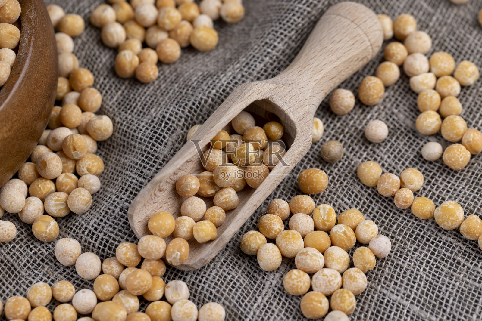 煮粥用的圆形黄豌豆照片摄影图片