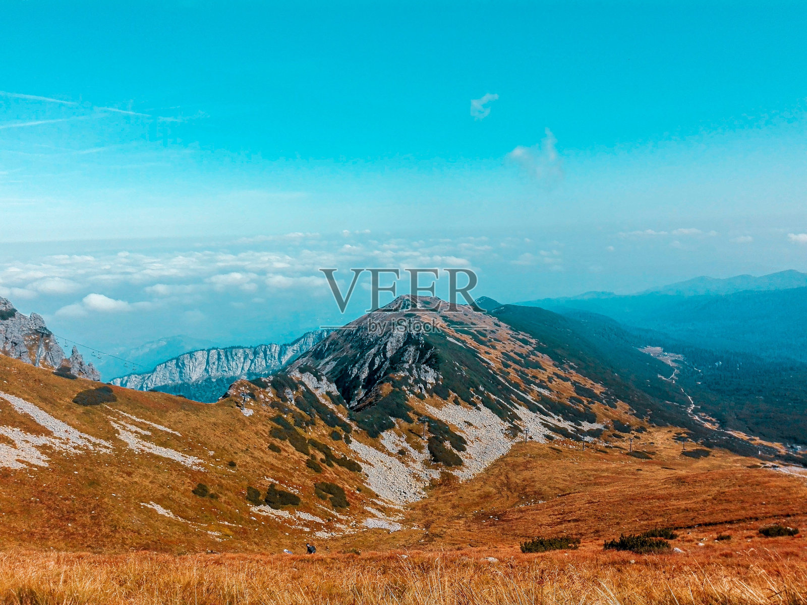 远处群山的景色照片摄影图片
