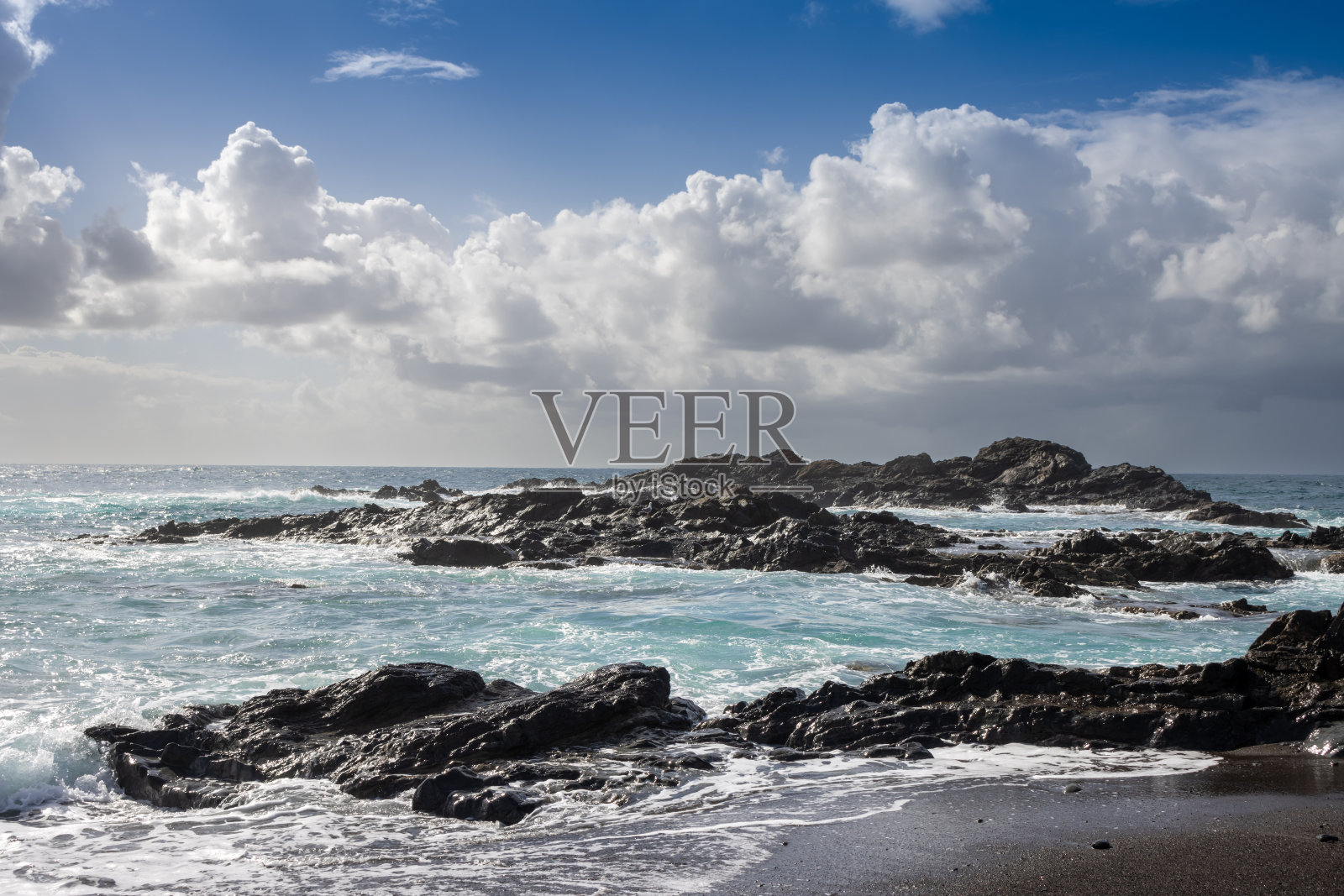 Pena Horadada海滩上有巨大的岩石，Fuerteventura照片摄影图片