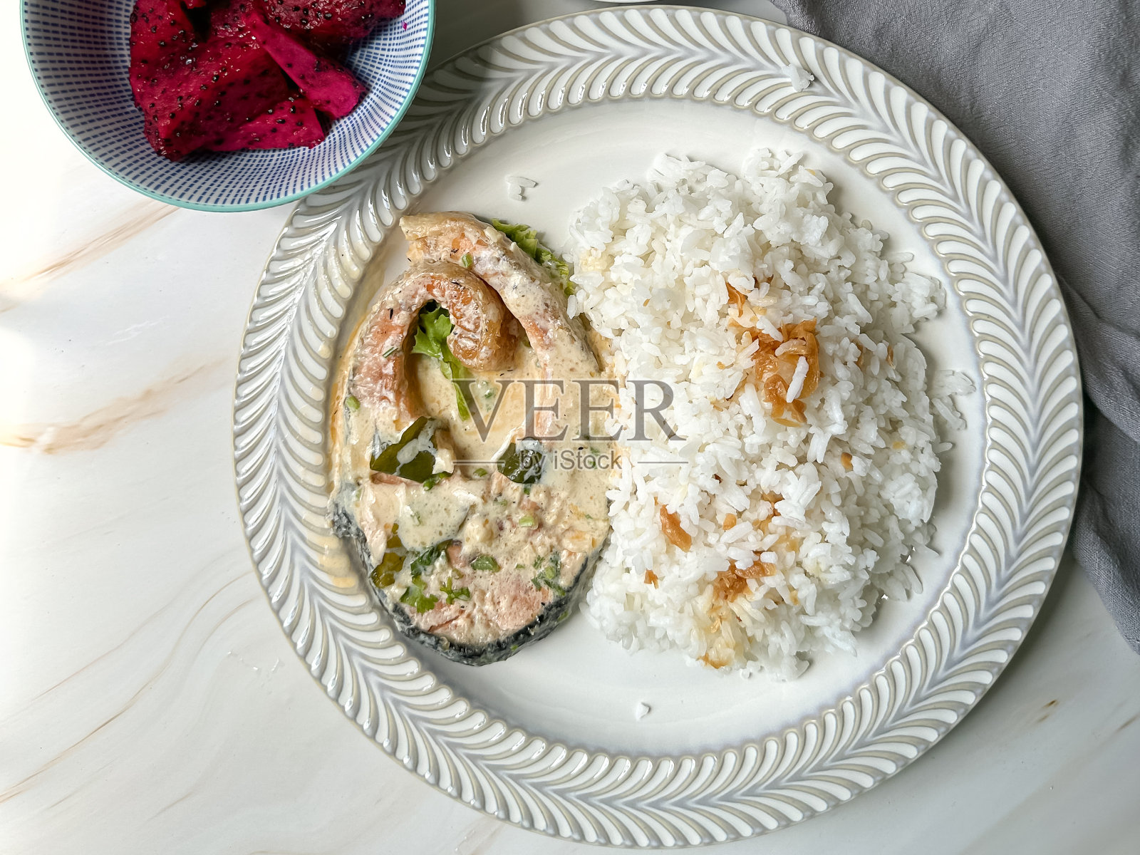 三文鱼饭照片摄影图片