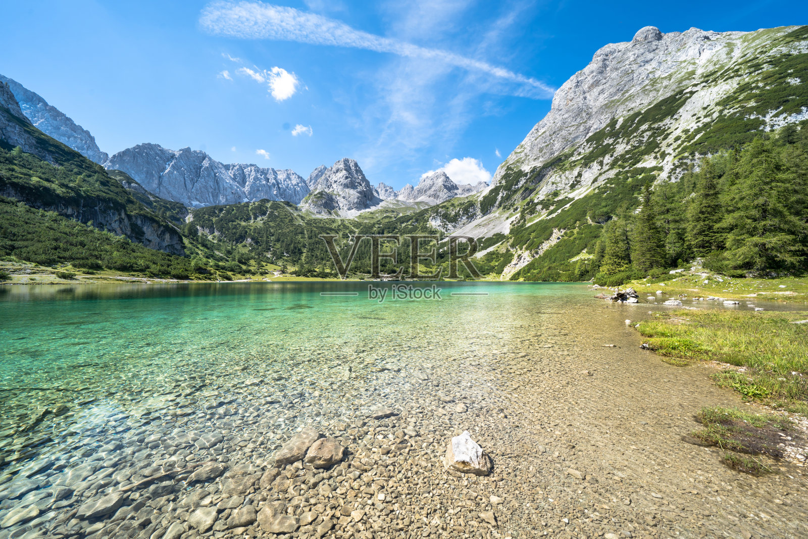 奥地利的Seebensee湖照片摄影图片