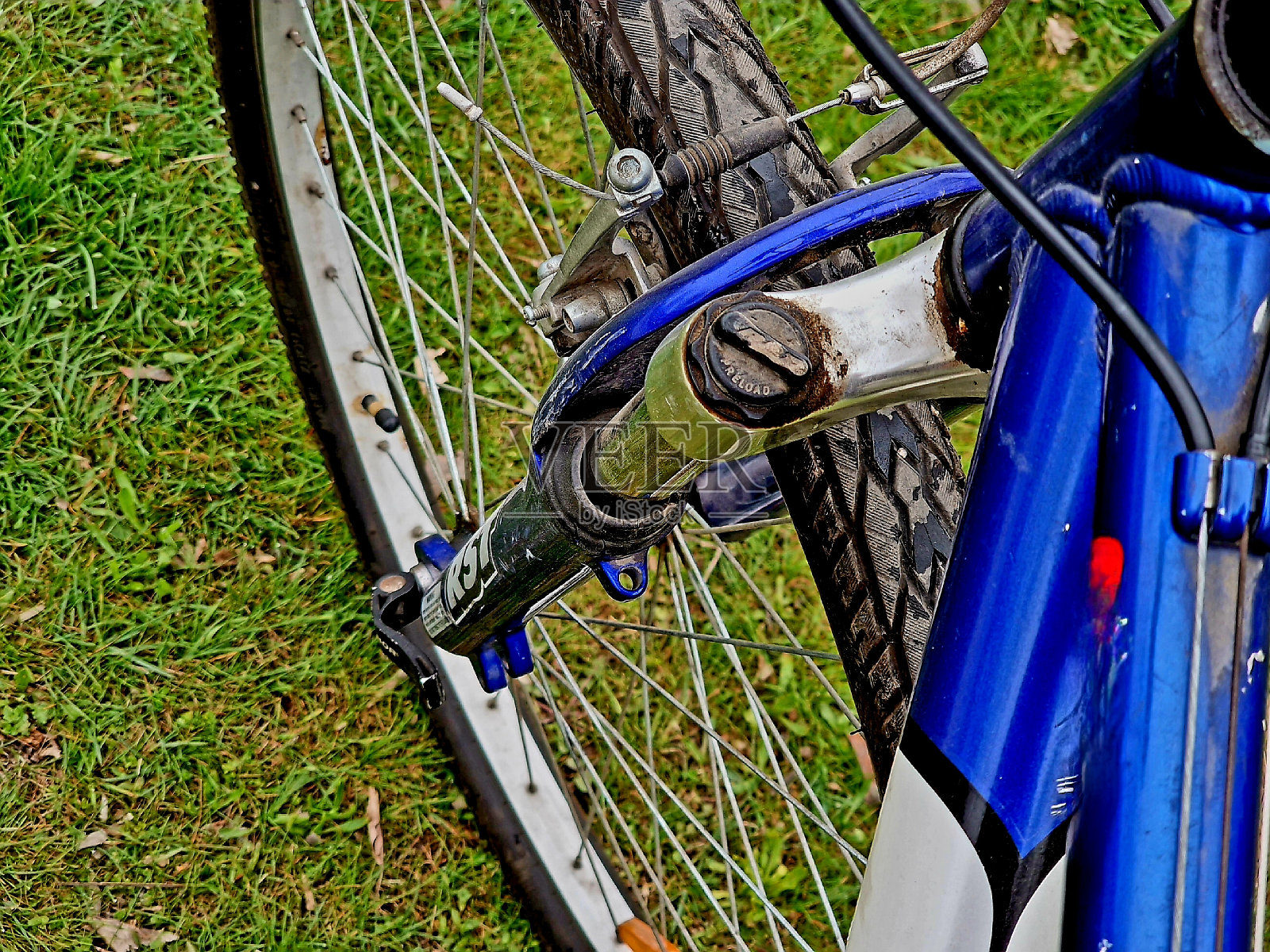 照片中的自行车碎片照片摄影图片