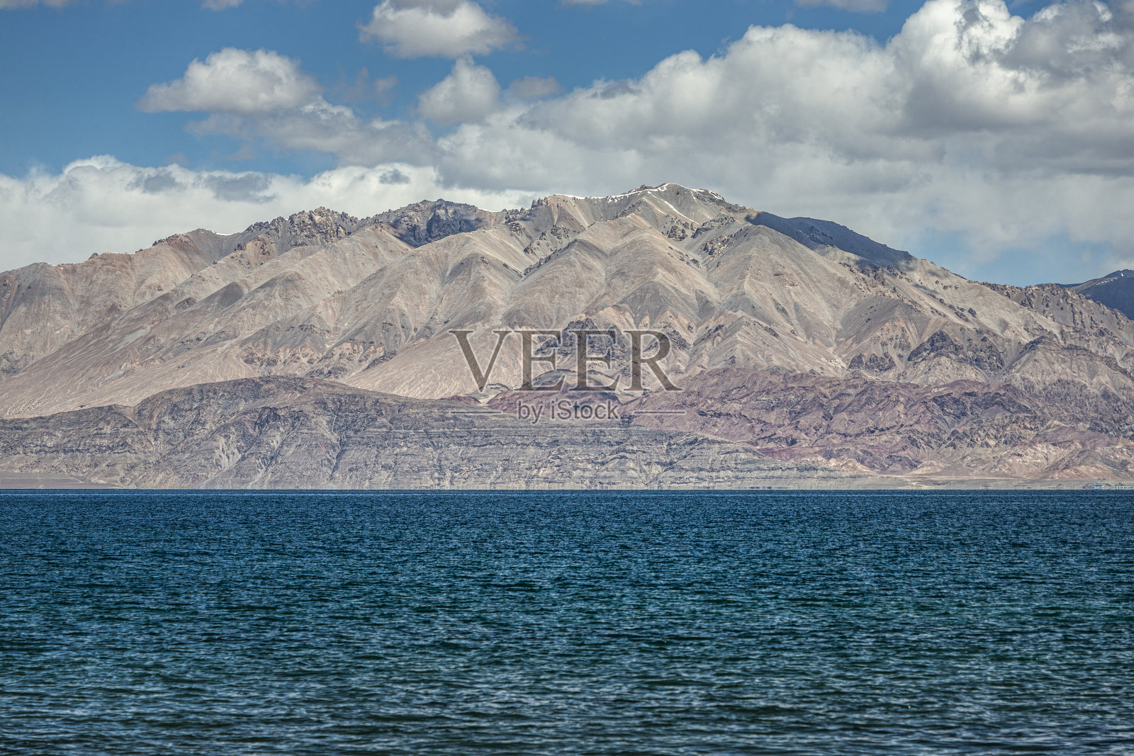 中国西藏阿里地区日都县班公湖照片摄影图片