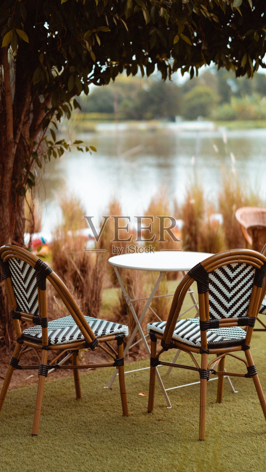 空椅子照片摄影图片