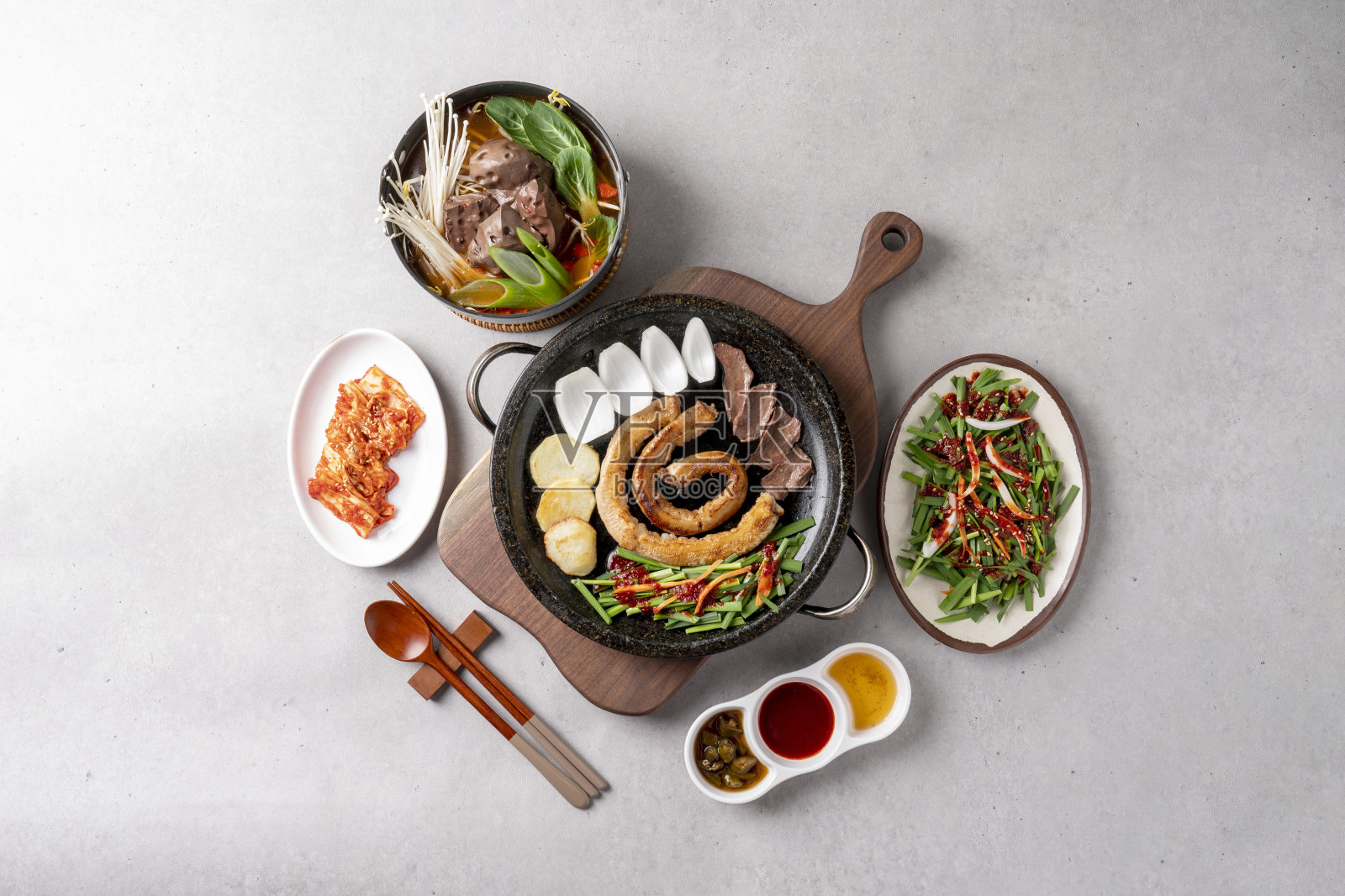 韩国食物韩国牛肉烤内脏照片摄影图片