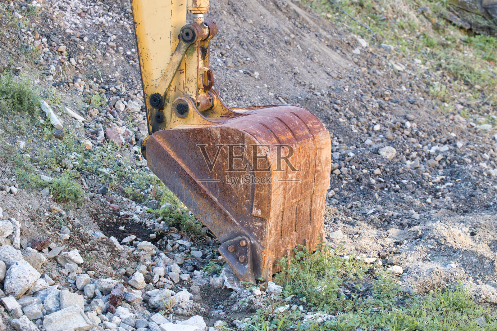 挖掘机斗式挖土和施工现场照片摄影图片