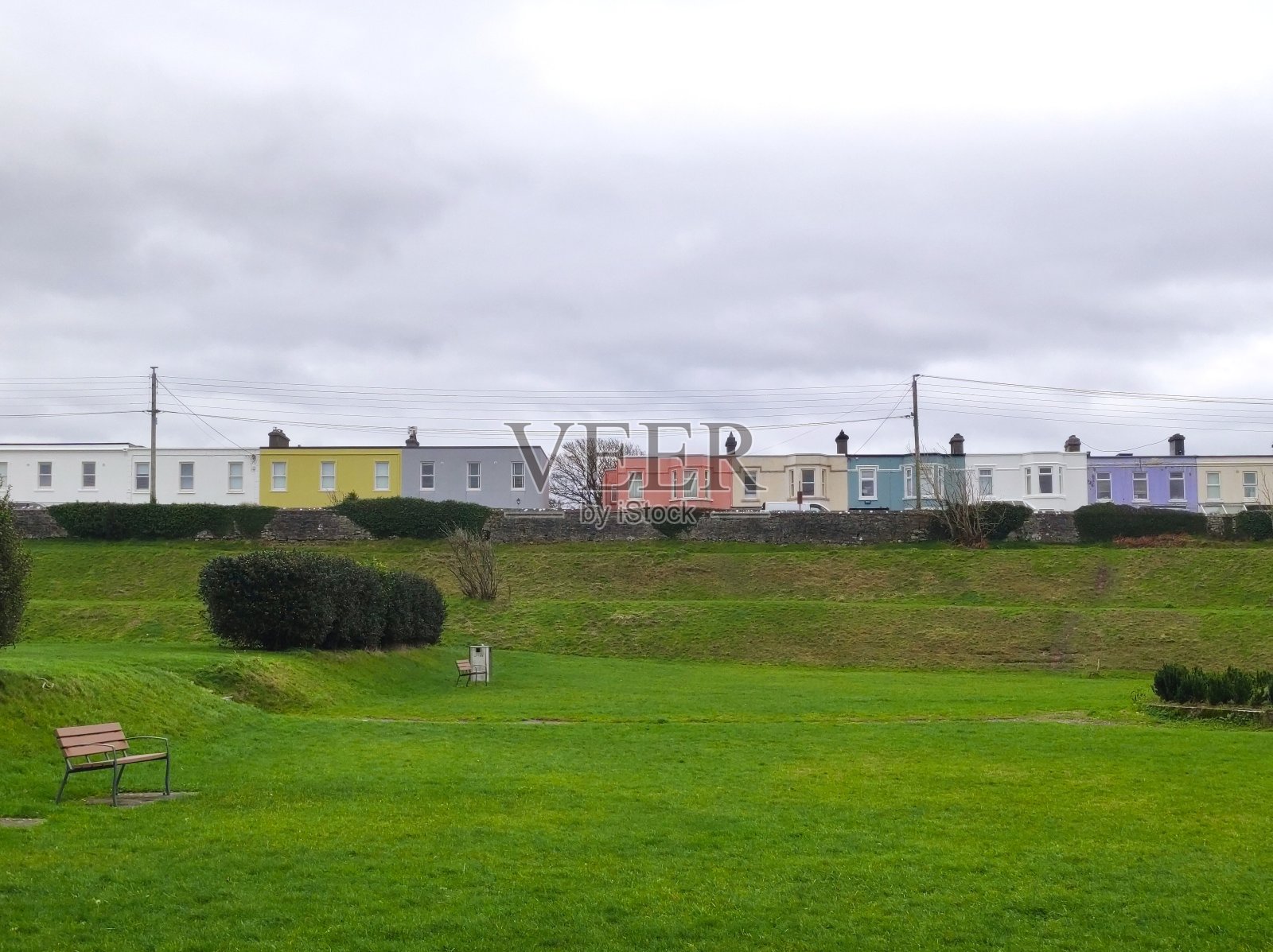 海边五颜六色的房子照片摄影图片