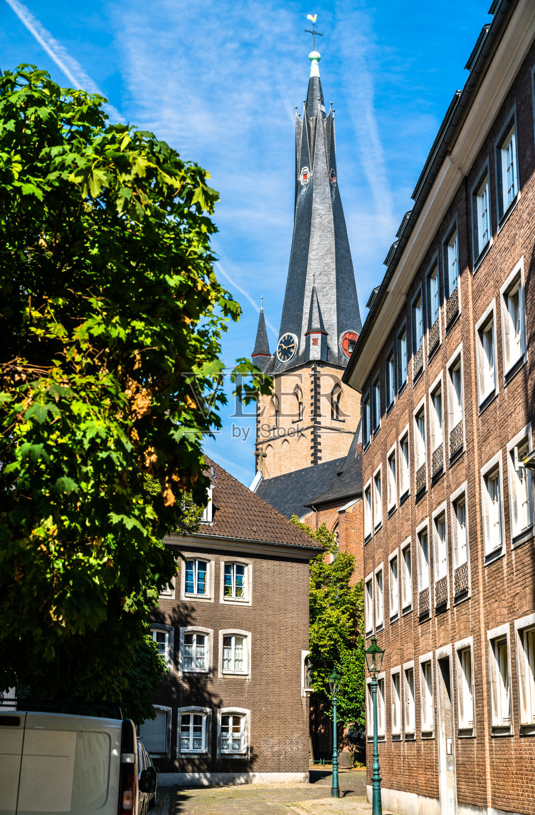 德国杜塞尔多夫的圣兰伯特教堂照片摄影图片