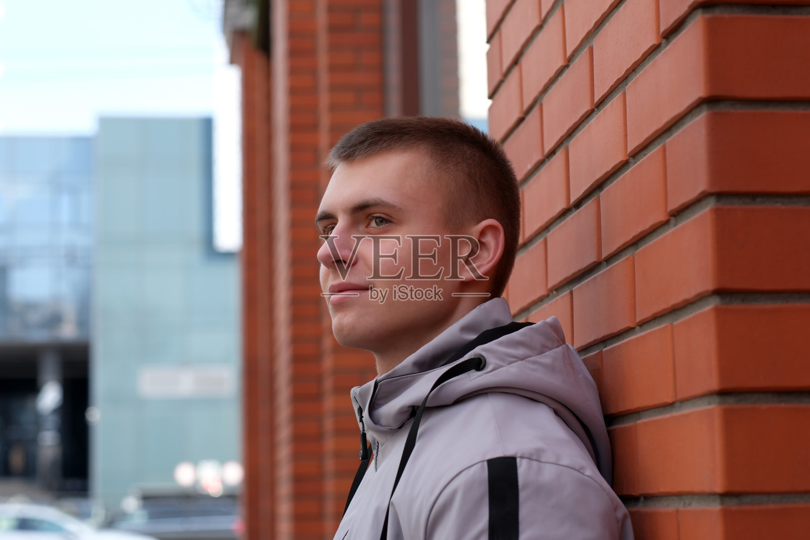 一个年轻帅哥的肖像照片摄影图片