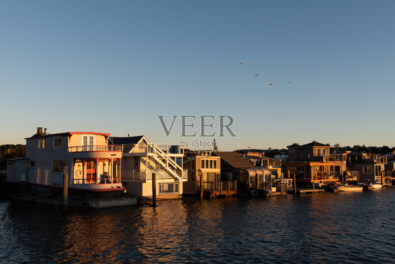 理查森湾的船屋照片摄影图片