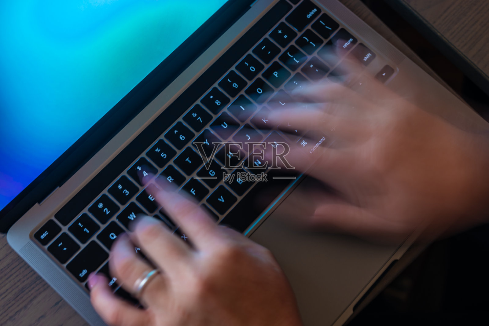 运动模糊手照片摄影图片