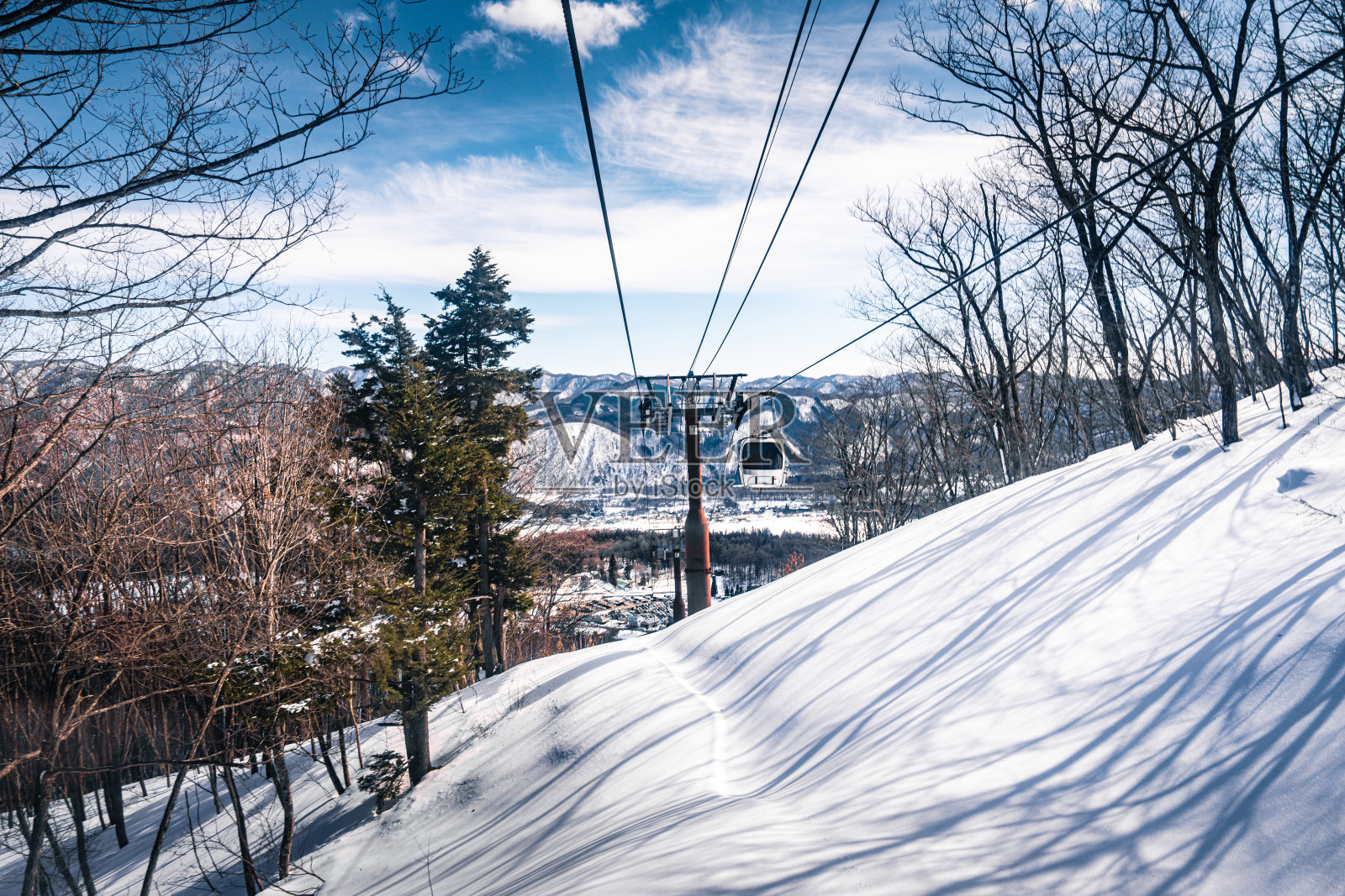 日本白波的索道，缆车照片摄影图片